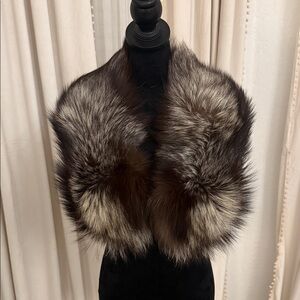 SAGA FOX FUR SILVER LABEL SUPERB QUALITY SCARF COLLAR